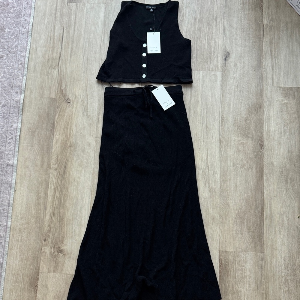 Stitch and Feather Black Top and Skirt Set sz M - Picture 2 of 10